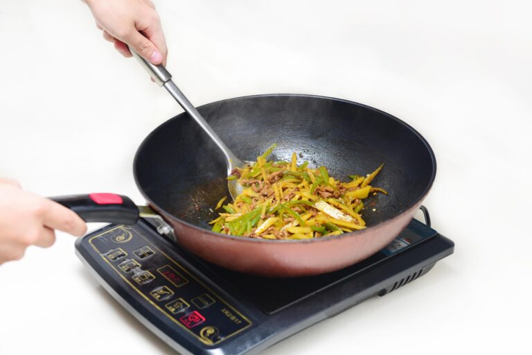 induction cooktop turns off automatically during cooking in Indian kitchen